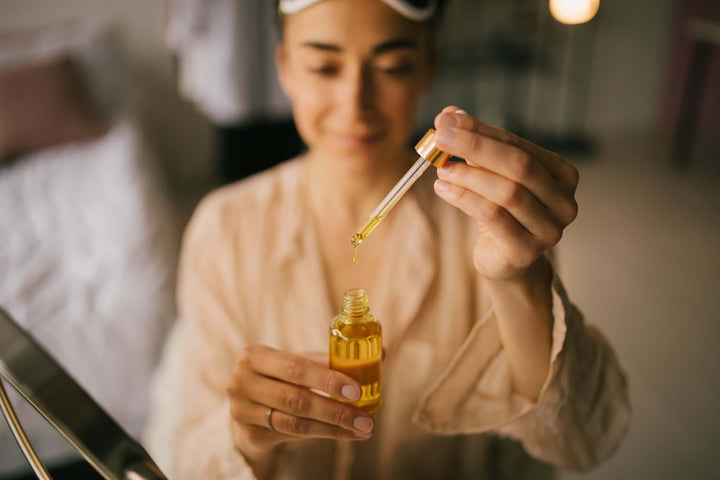 The Benefits of Facial Oils in Your Skincare Routine